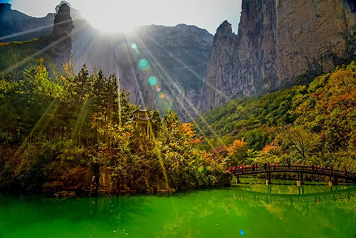 远山如黛近水含烟下一句,远山如黛近水含烟文案