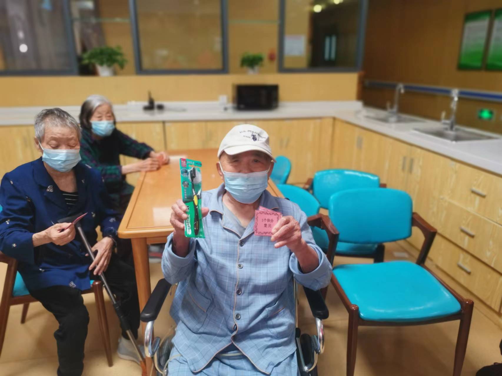 北京疫情下，90多位老人的“安全岛”