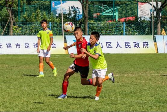 足球小子夺冠,江阴足球冠军小女孩