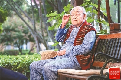 著名词作家乔羽简历,词作家乔羽逝世