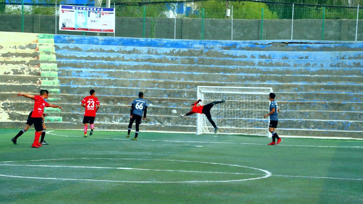和田市肖尔巴格合尼杯足球比赛,和田喜迎20大节目