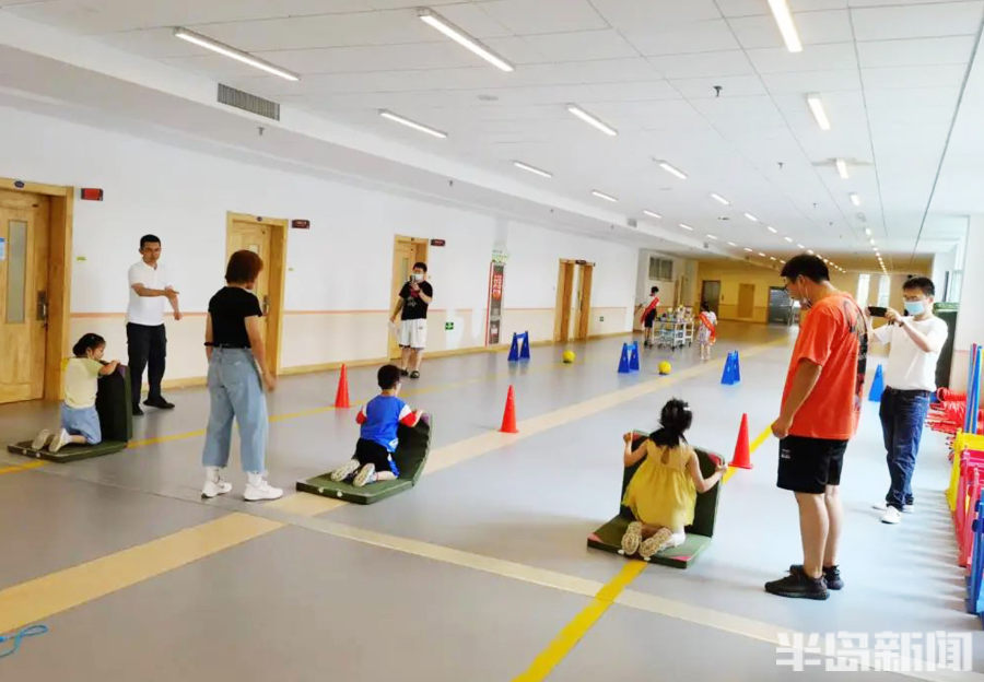 小嫩芽，欢迎你！花样跳绳、拍球大比拼……青岛南京路小学新生报名趣味多