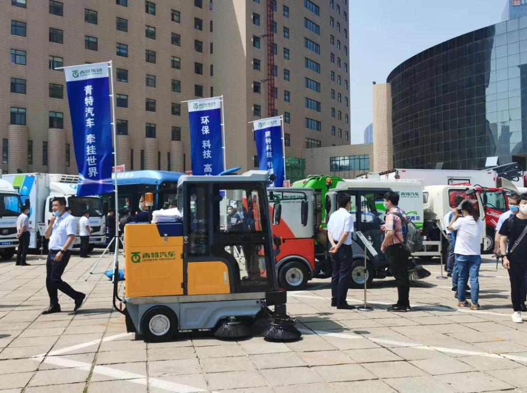 达成就业意向400多人,达成200台一千万订单战略合作意向