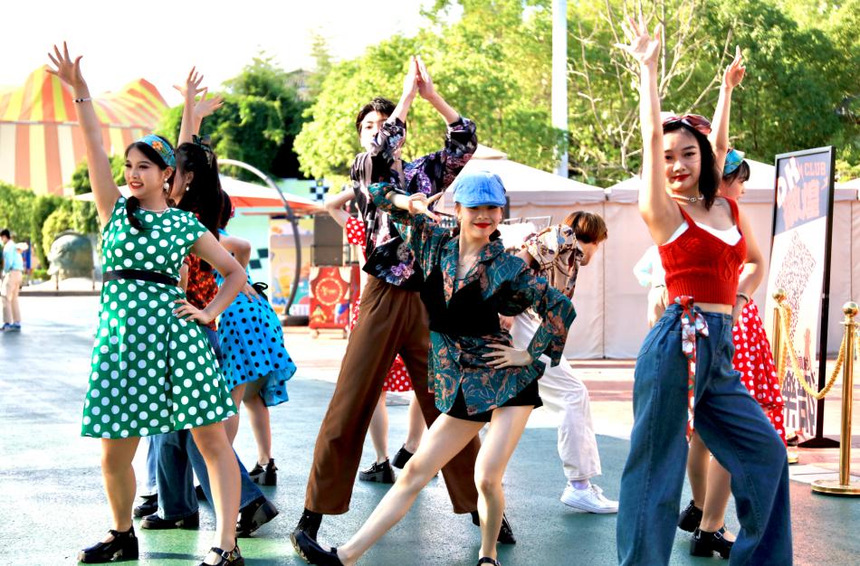 芜湖方特夜场表演时间表,芜湖方特夜场十月三十号烟花表演