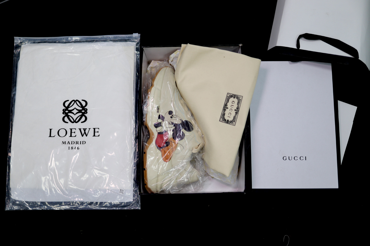 民警闯入直播间,主播直播假货被警察抓最终判刑