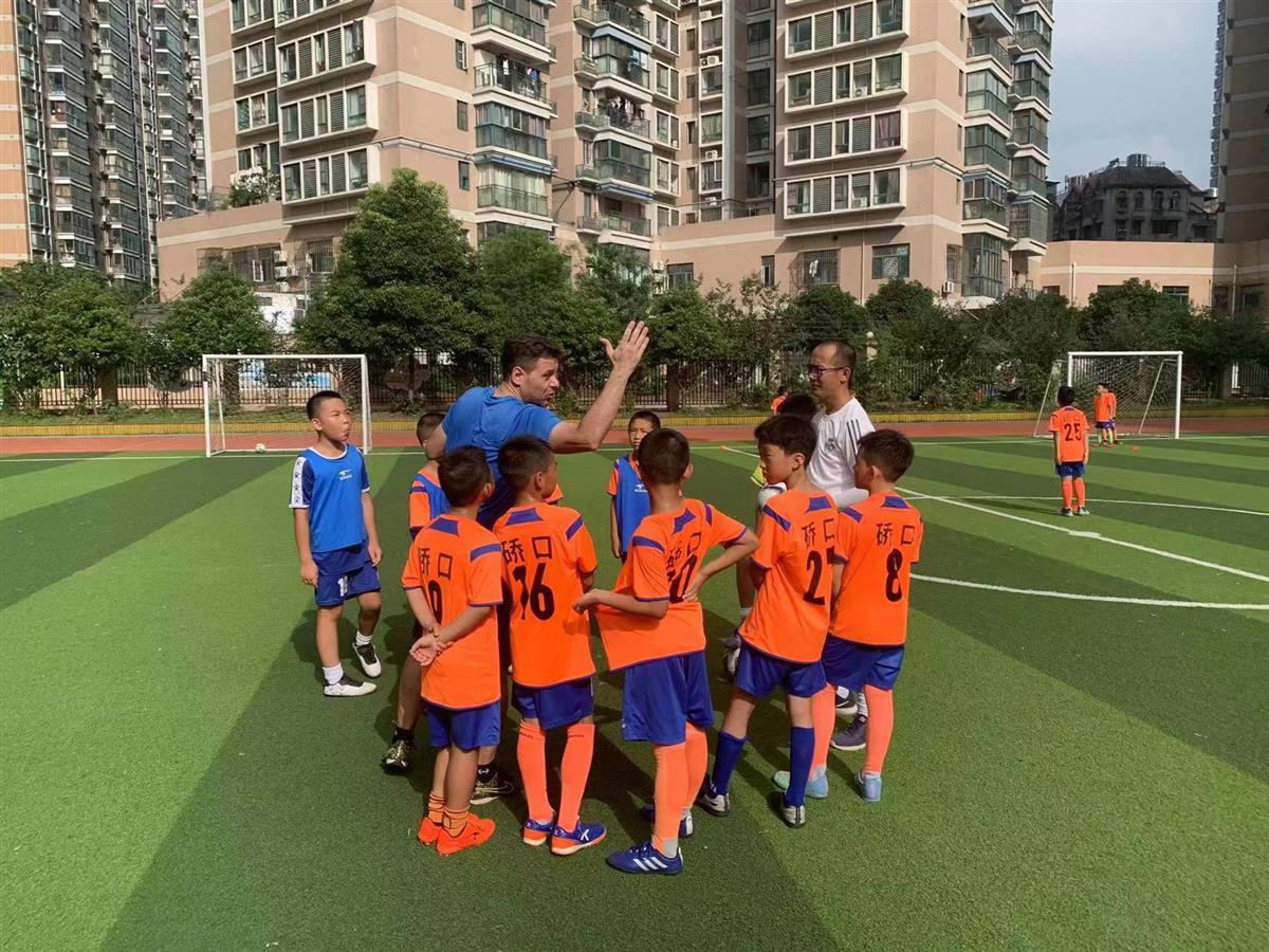 满天星足球训练营大连,武汉硚口区校园足球联赛