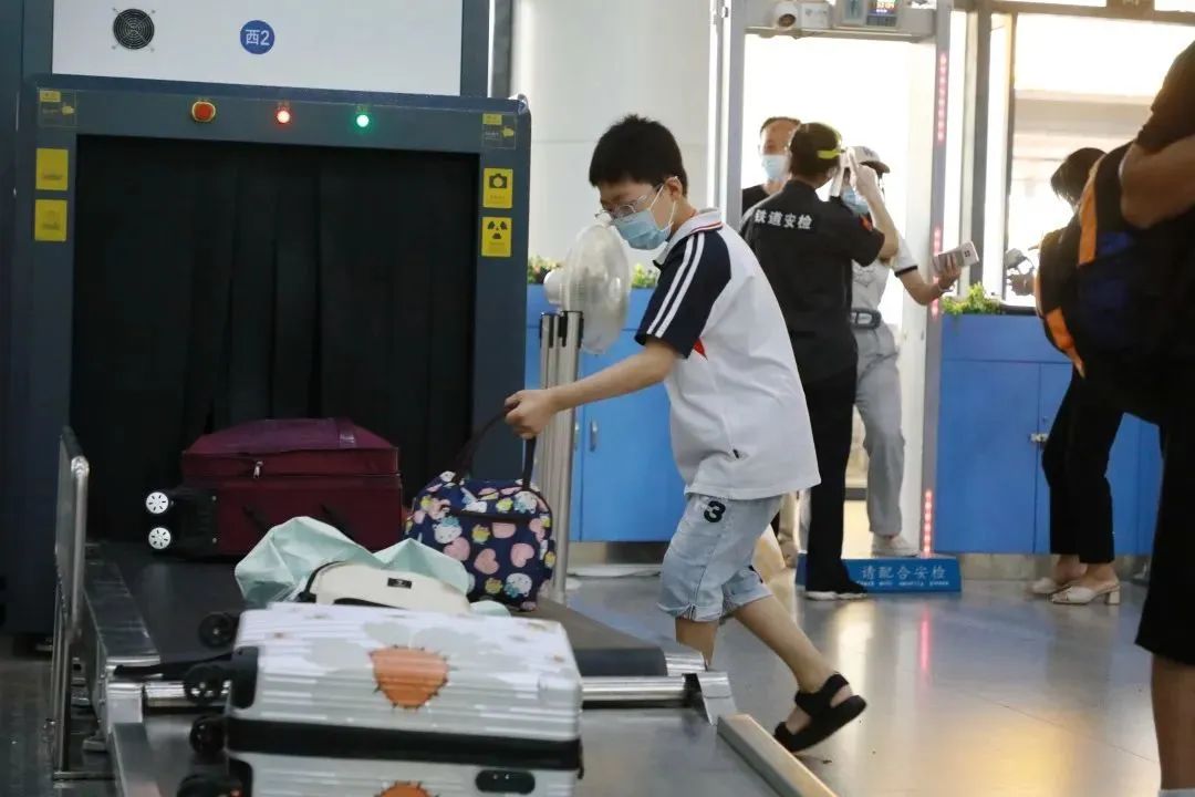 儿童出行高铁指南,儿童出行铁路新规