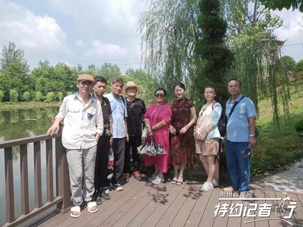 特约记者行,特约记者团