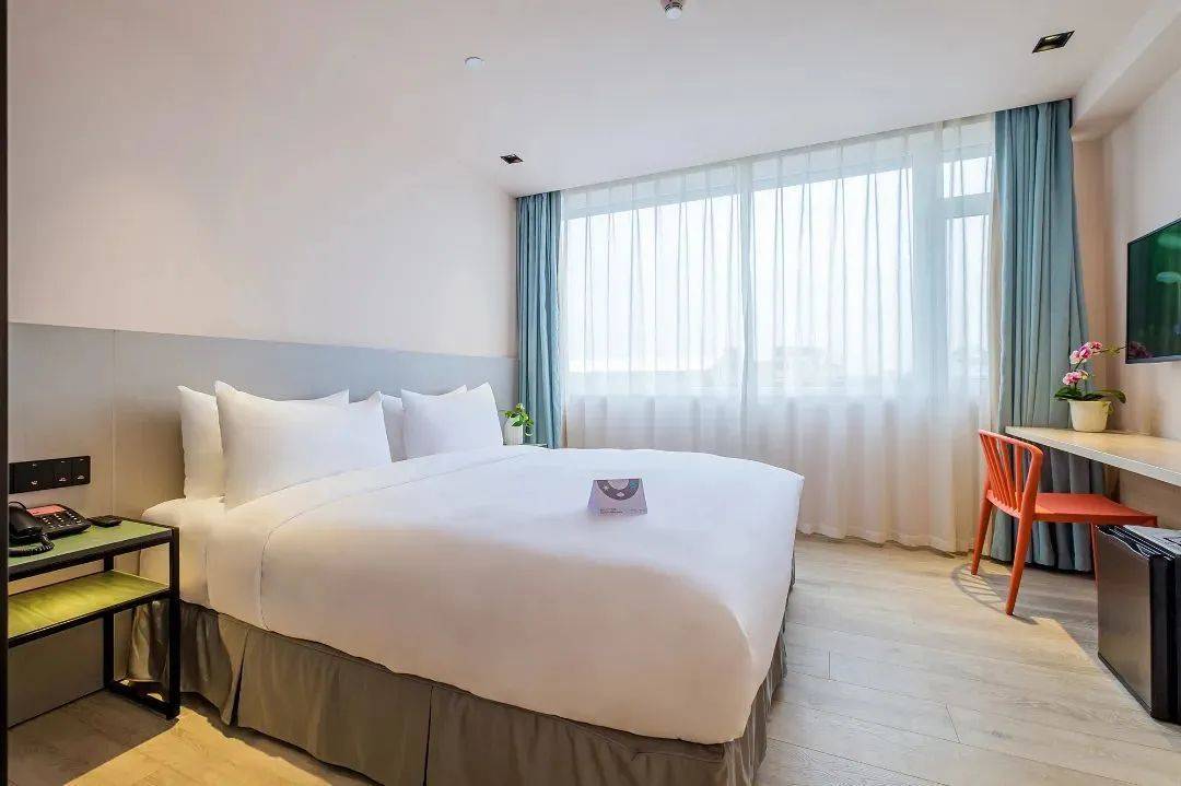 免费住宿5天4晚,免费吃住14天