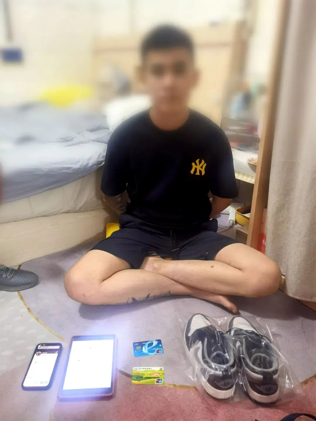 一次“裸聊”后，他的噩梦开始了……