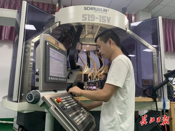 瑞士表都是中国代工的,瑞士表哪些用中国芯