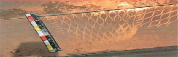 白鞋鞋顶发黑,白鞋变黑皮鞋