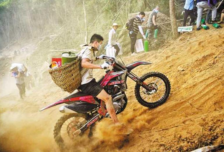 七一文学|天空下的骑士——致敬摩托车救火者