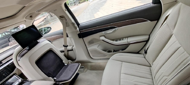 沉浸式体验奥迪a8l夜间试驾,奥迪a8l试驾弹射起步