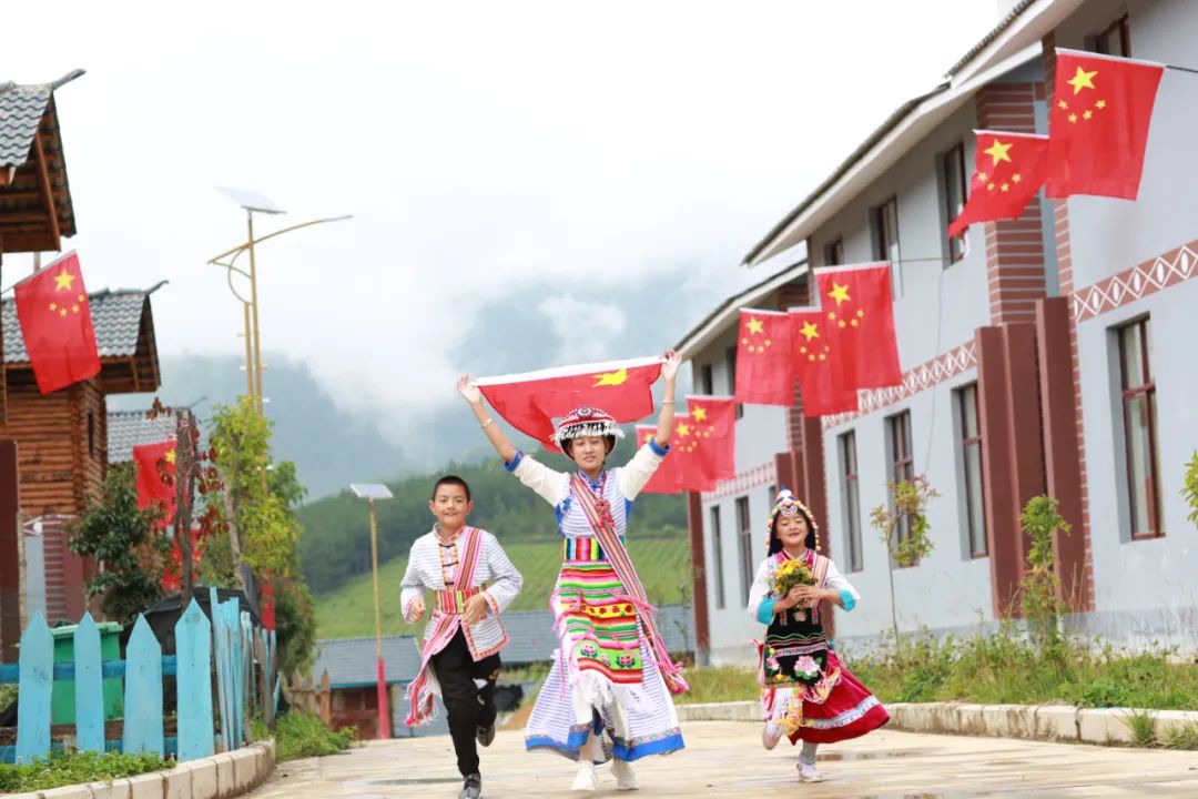 我们都是一家人快乐版,我们都是一家人相亲相爱