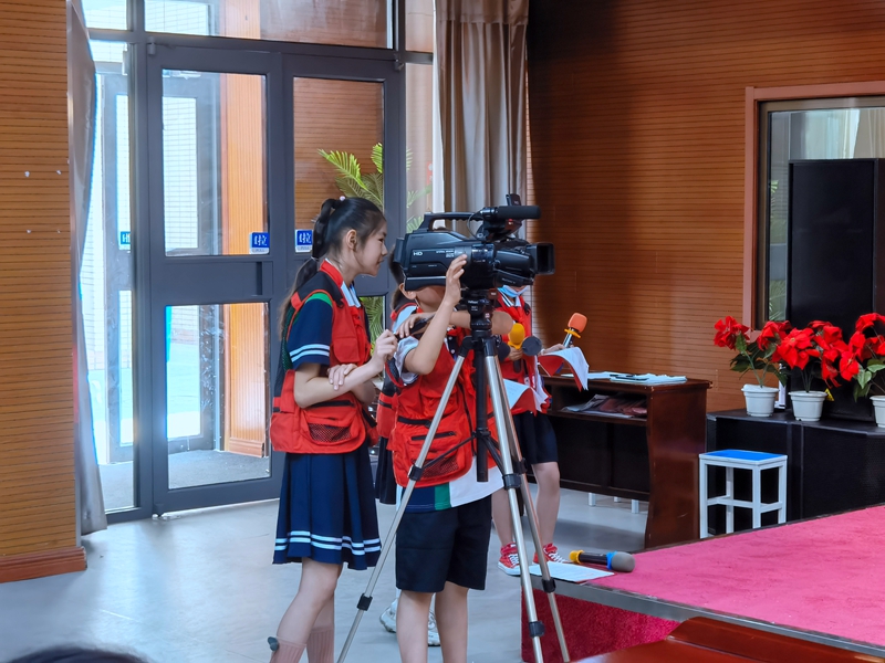 让文明之花绽放校园,让校园文明之花开得更鲜艳