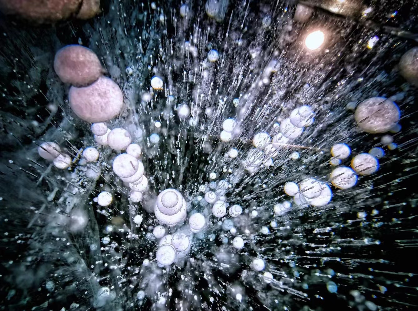 李健贝加尔湖畔的传奇,用心聆听李健贝加尔湖畔