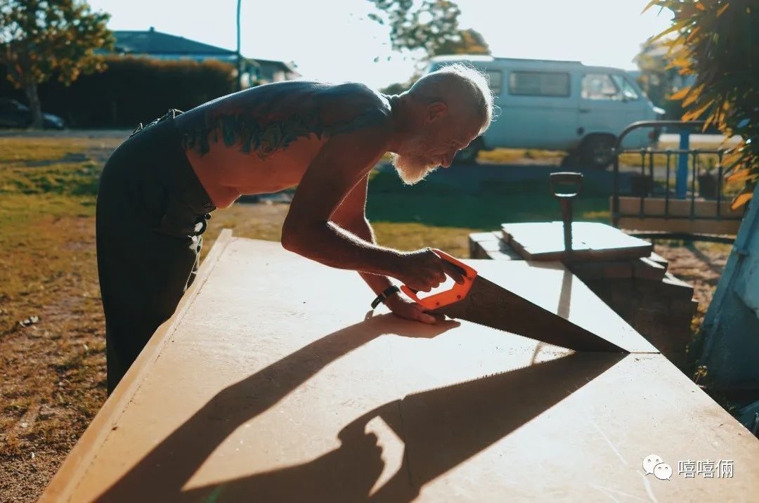 澳大利亚摘葡萄一个月能挣多少钱,澳大利亚农场打工女孩