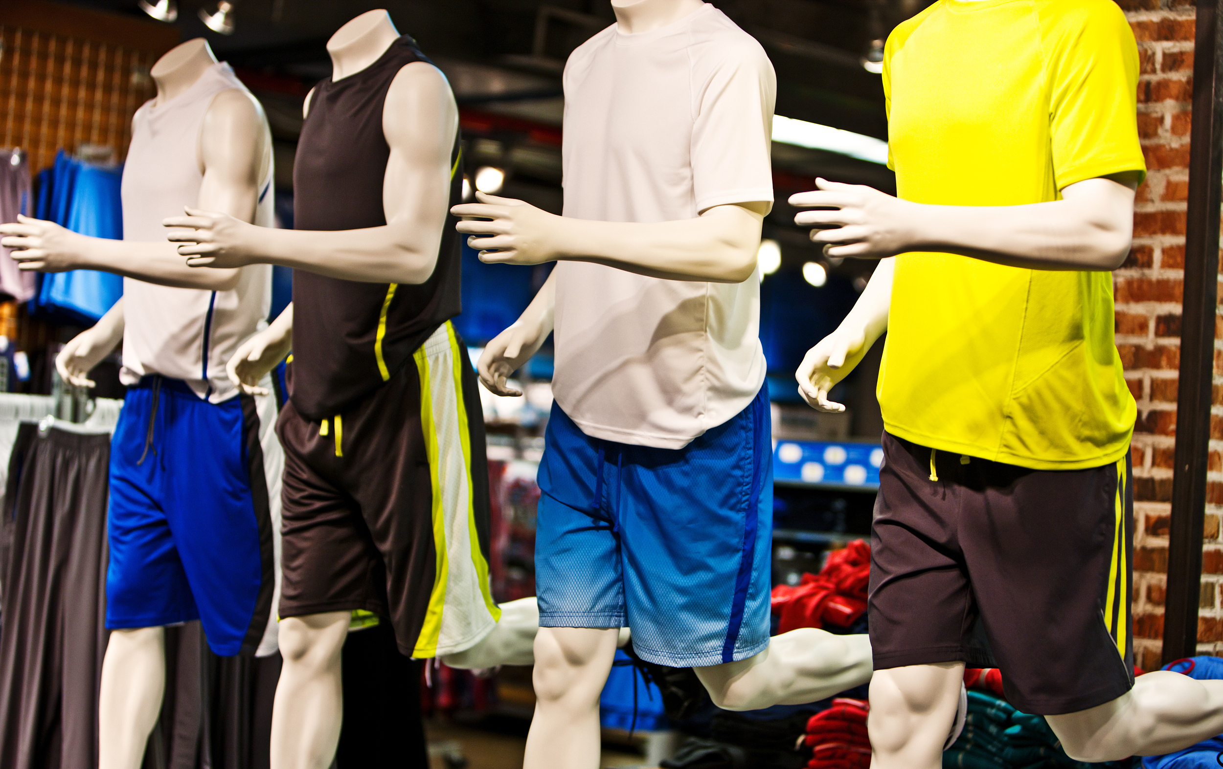 「沉」多「浮」少,晋*系江**鞋服品牌三十年兴衰史|产业观察