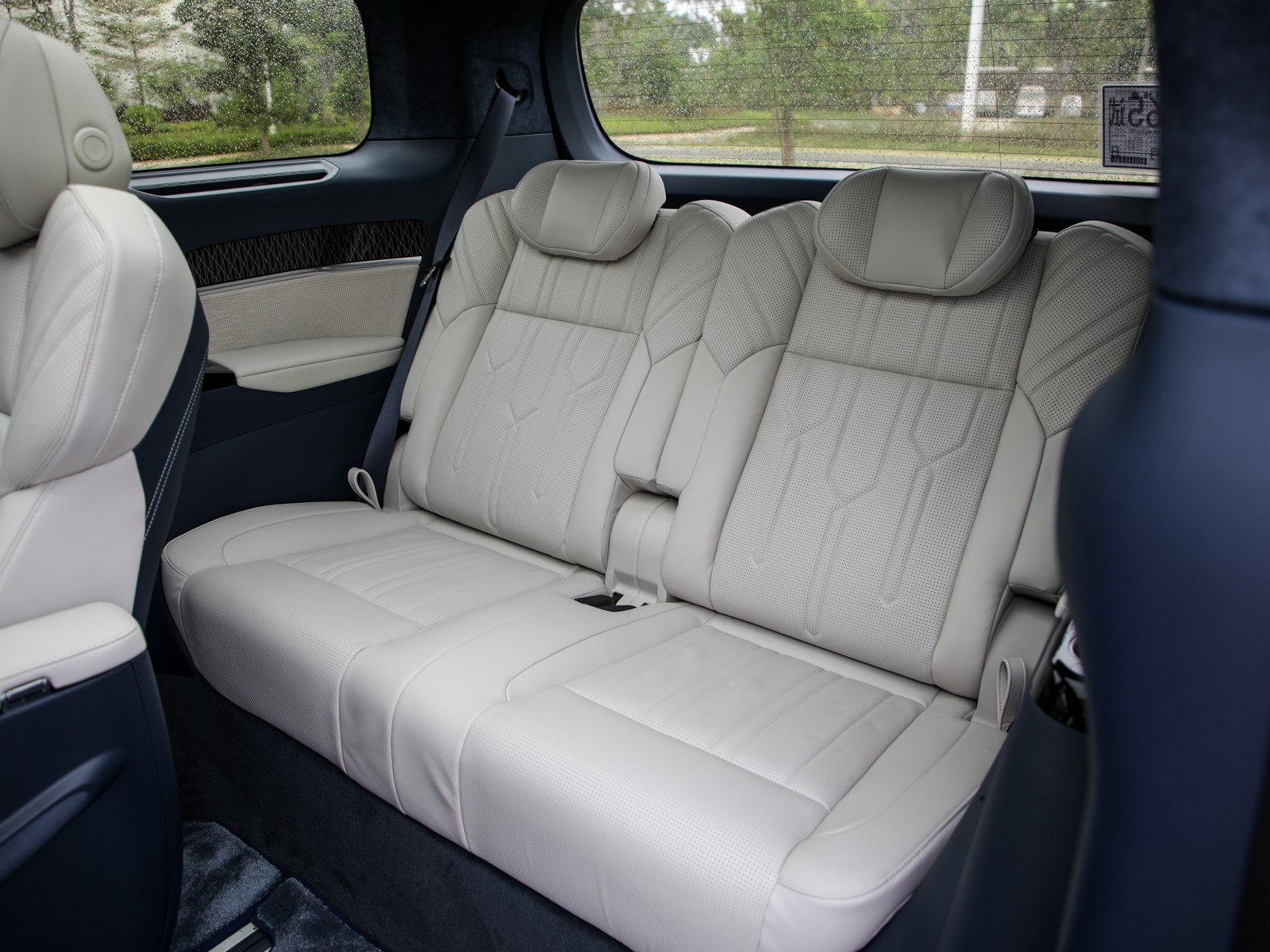 全系标配性价比高的车,全系标配四驱豪华车