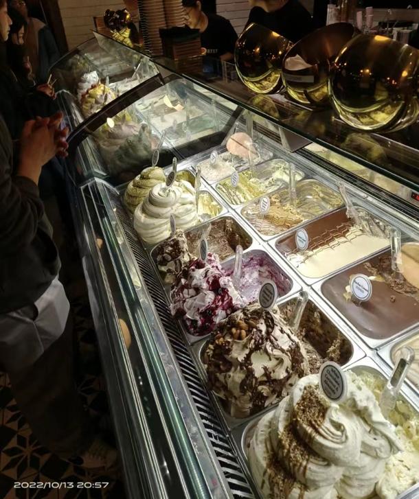 中国留学生在澳洲送外卖：本科211考研失败，现靠兼职月入万元，称工作治好精神内耗