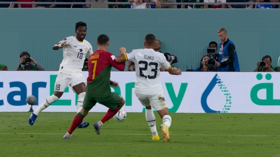 c罗假摔赢得的点球有多少,c罗为什么会被梅西假摔