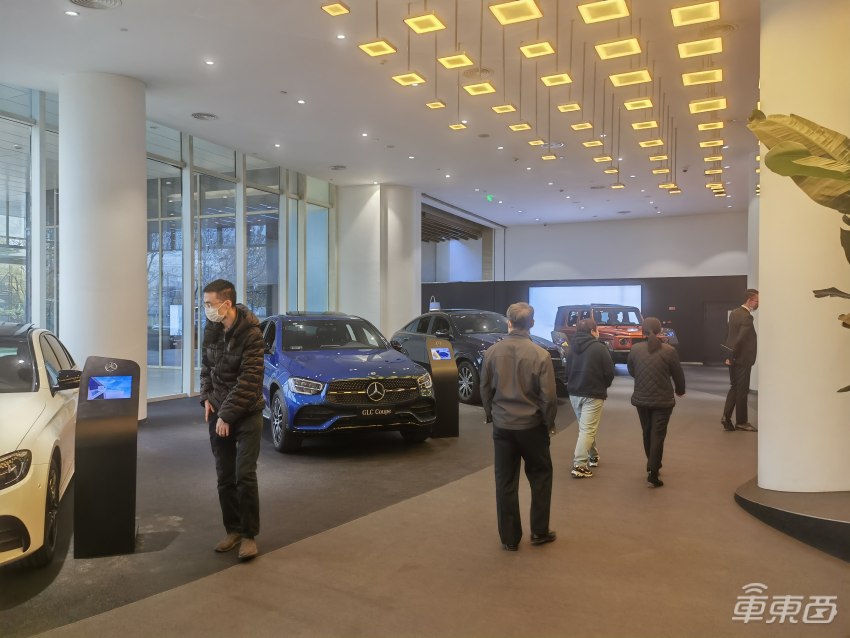 尴尬的降价！实探奔驰4S店：用户仍不买帐，门店急着清库存