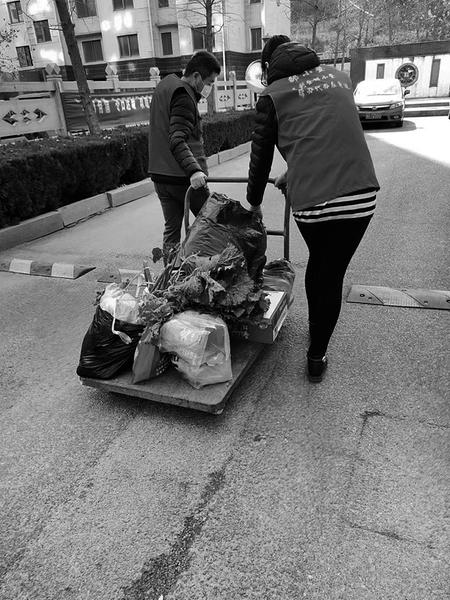 志愿行动暖人心疫情防控不放松,基层实践疫情防控志愿者