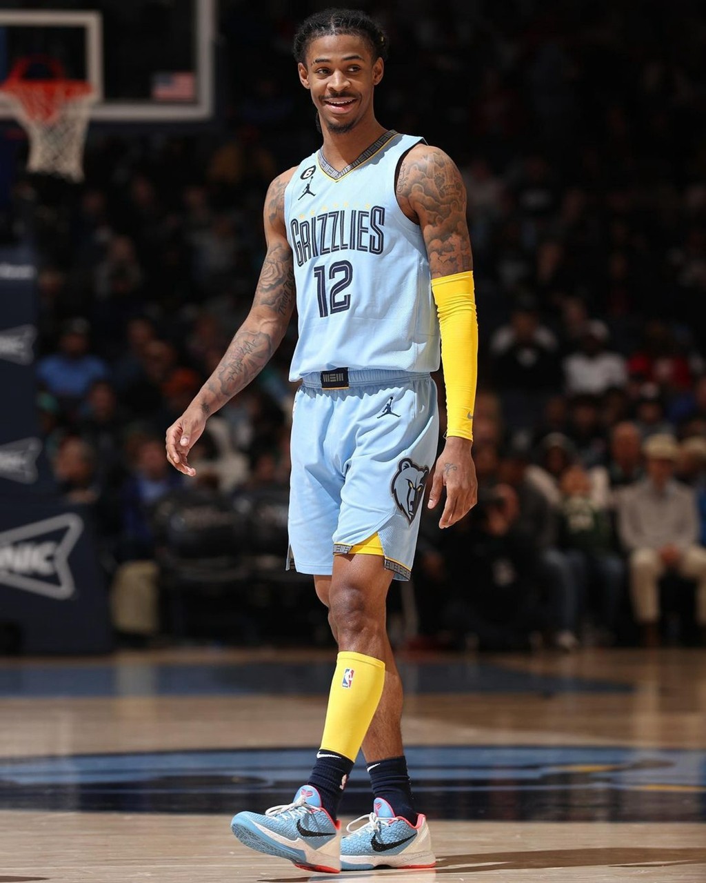 塔克最新上脚比赛球鞋,塔克上脚kobe3