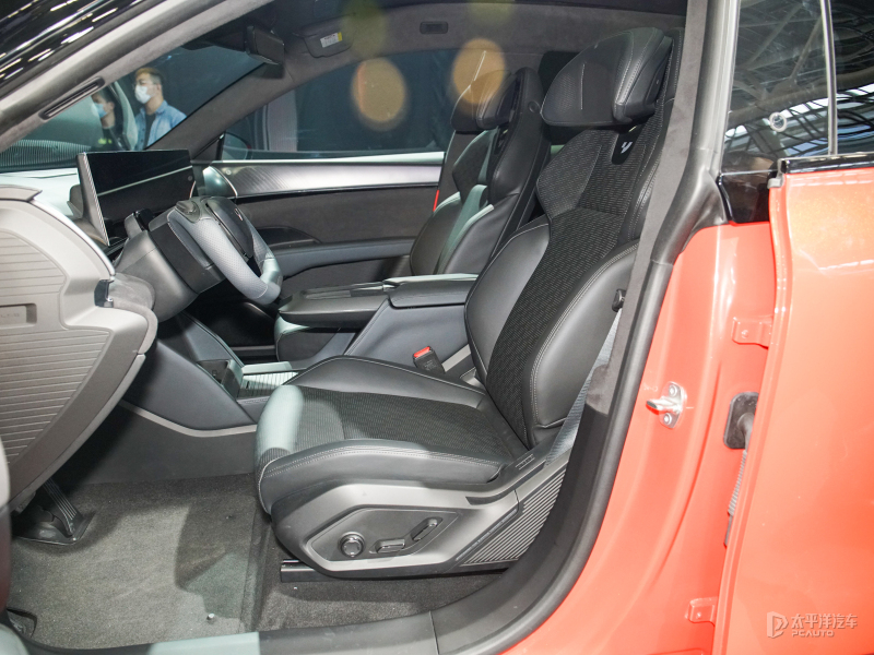 4.4t的宝马x5,4.4t的宝马x5m加多少号汽油