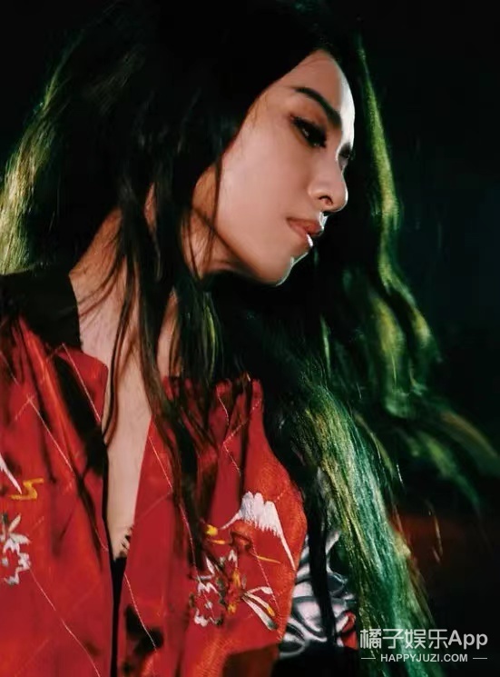 “姐孩文学”鼻祖是她？刘心悠承认已婚，暗恋文学只能无疾而终？