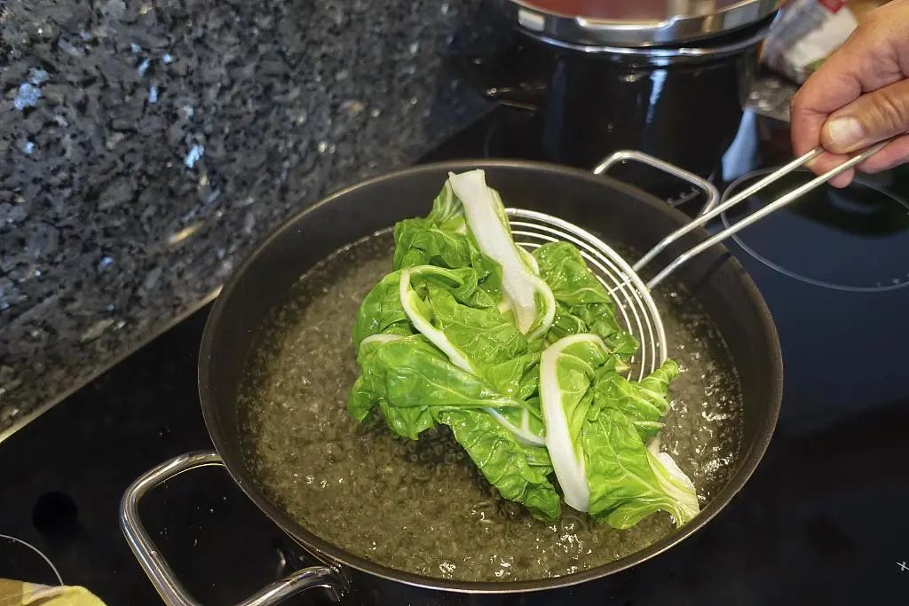 煎鱼如何不焦,煎鱼怎么做到不掉皮