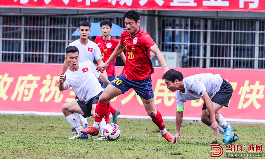 元宵节中国东兴vs越南足球比赛,中国东兴对越南芒街足球