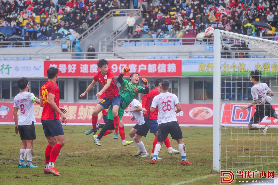 元宵节中国东兴vs越南足球比赛,中国东兴对越南芒街足球