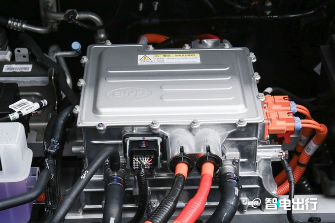 比亚迪9.98万外观内饰,比亚迪新款车型车展