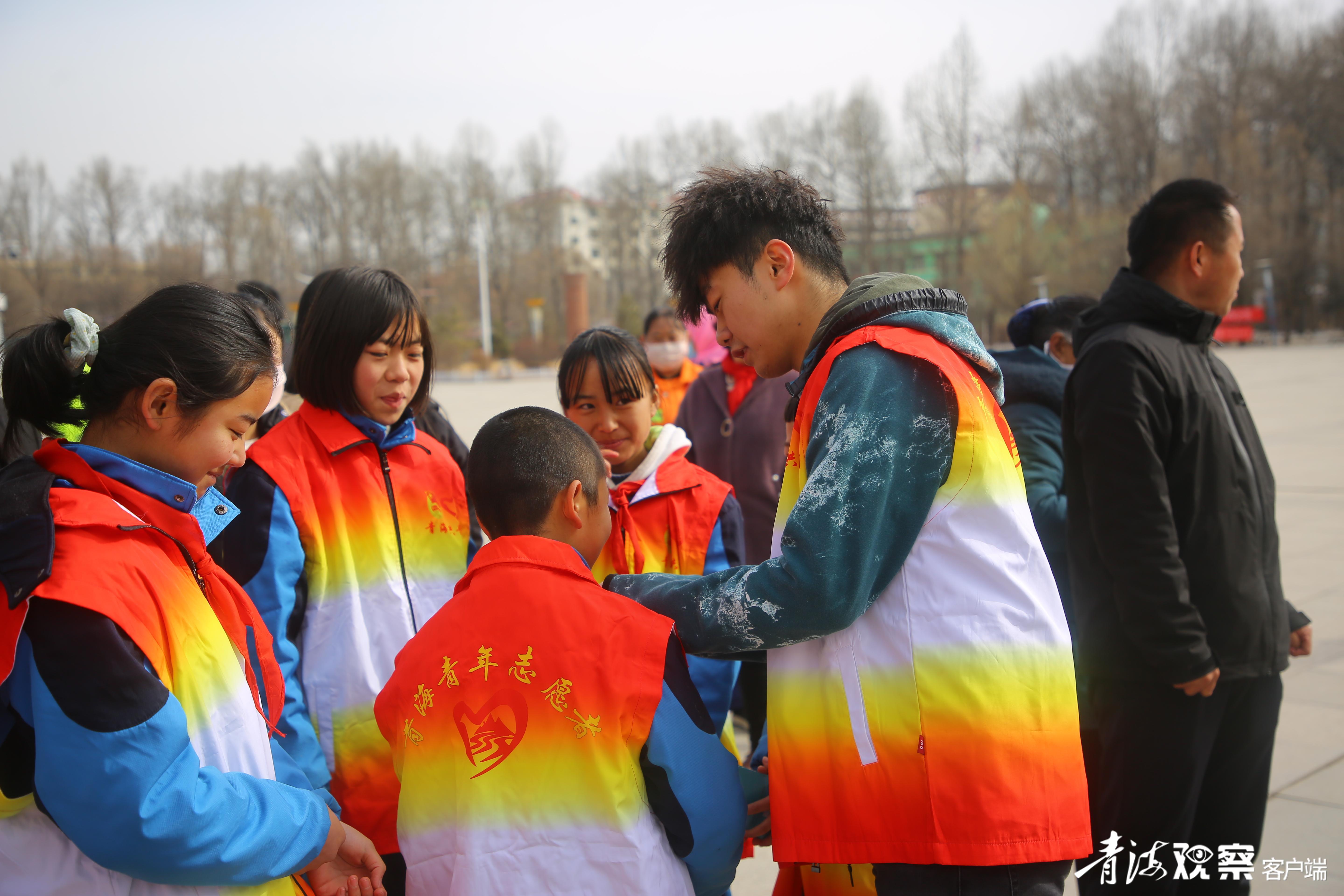 时代需要英雄时代恒有英雄,永远的雷锋时代的楷模