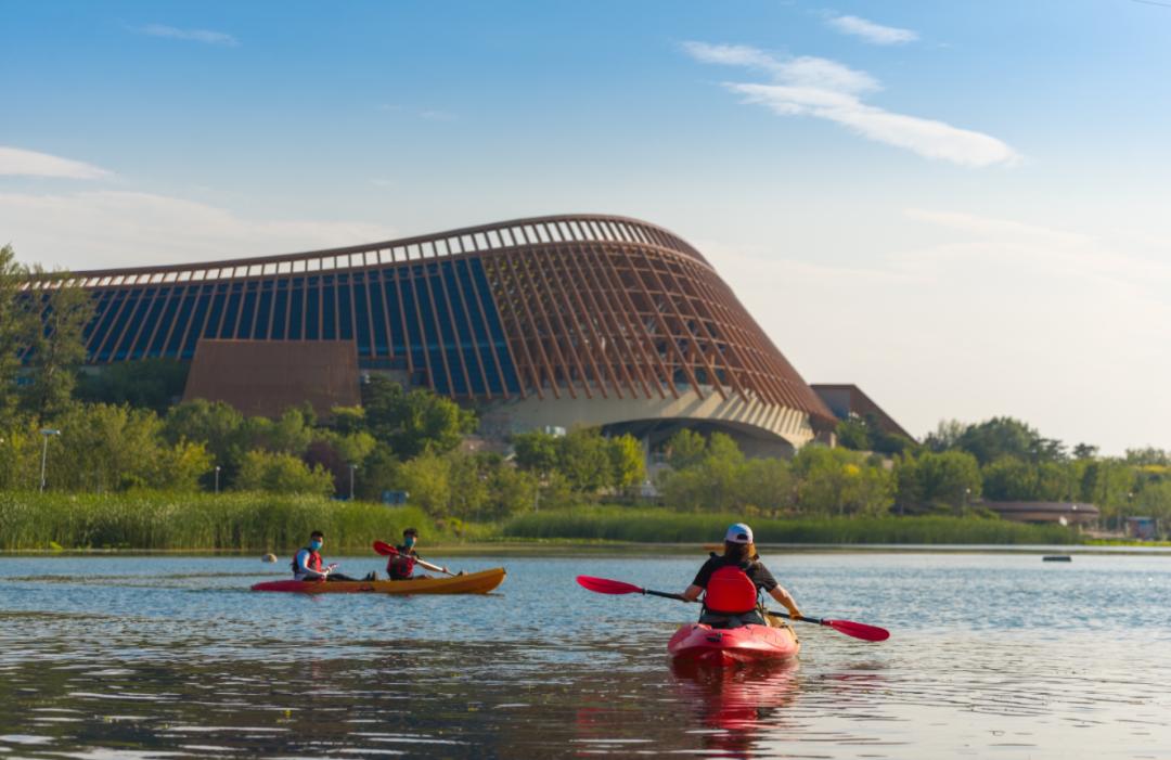 酷！来这座公园，“水陆空”都能玩儿