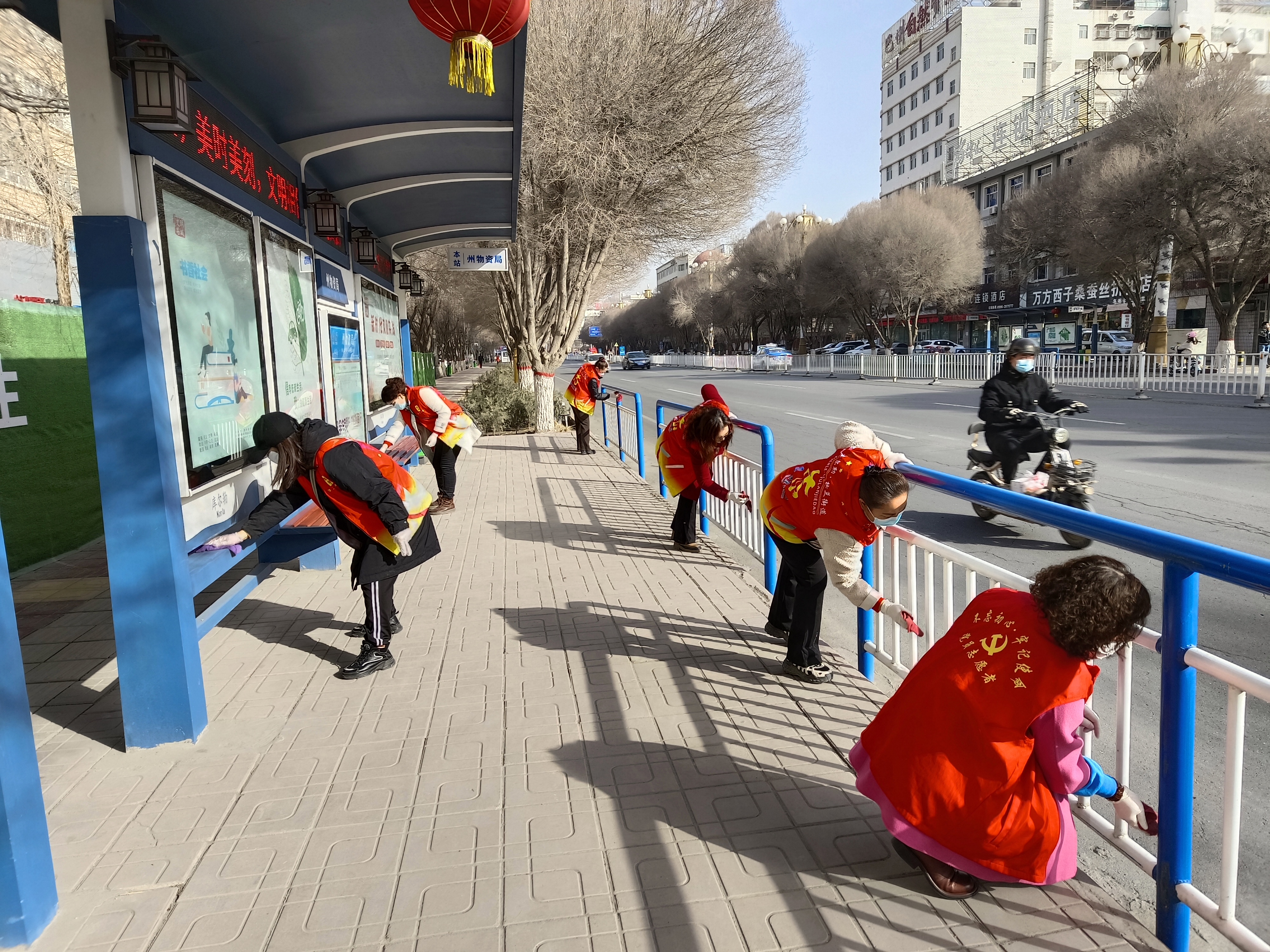 【新时代文明实践在梨城】楼兰街道：环境卫生志愿服务活动助力全国文明城市创建