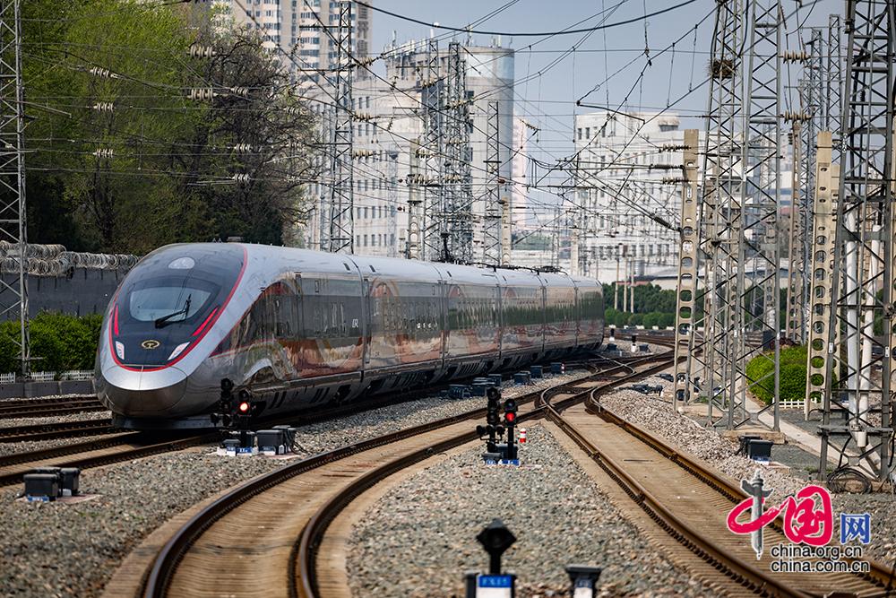 北京西到香港西九龙高铁是什么线,首趟北京至香港西九龙高铁发车