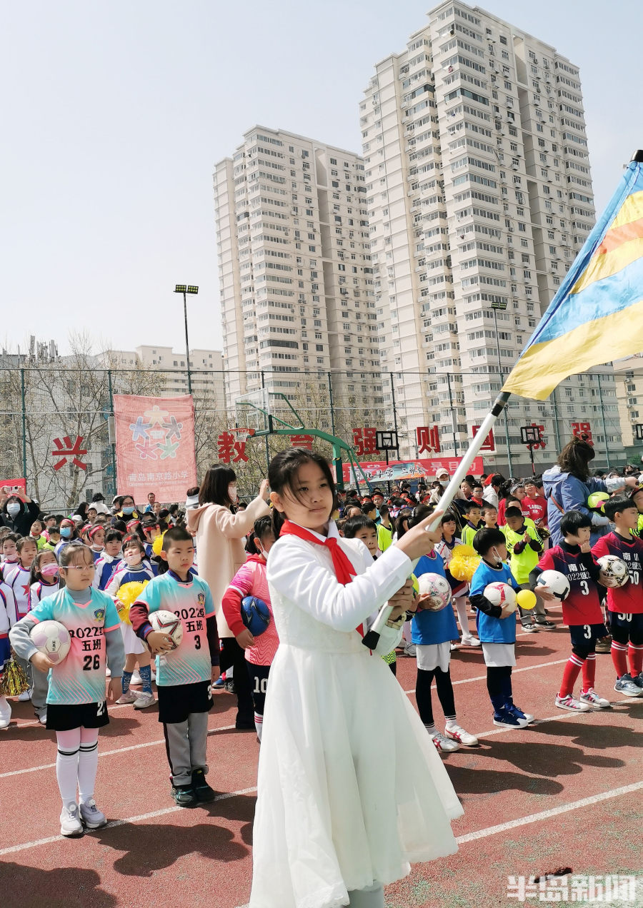 青岛镇江路小学校长杯足球赛,足够精彩足球