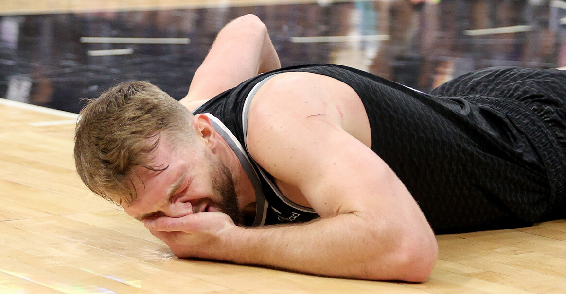 追梦格林踹小萨,追梦防守小萨