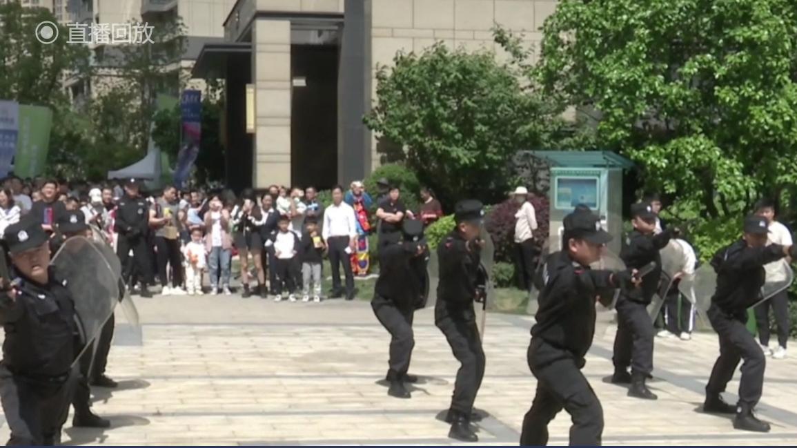 小区竞选物业卷出擂台式路演：带450万进来只是敲门砖，列出项目清单与竞争对手同场PK