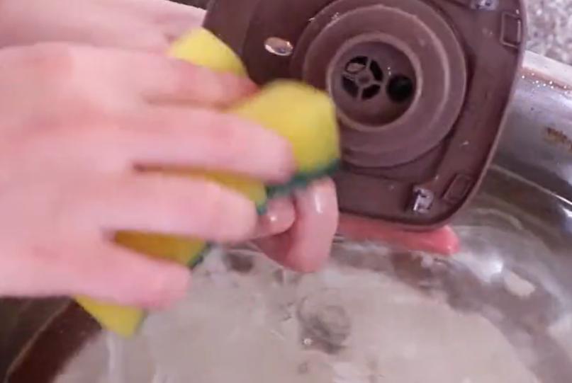 电饭锅只洗内胆，等于吃“细菌”，教你正确清洗，煮饭更省时省电