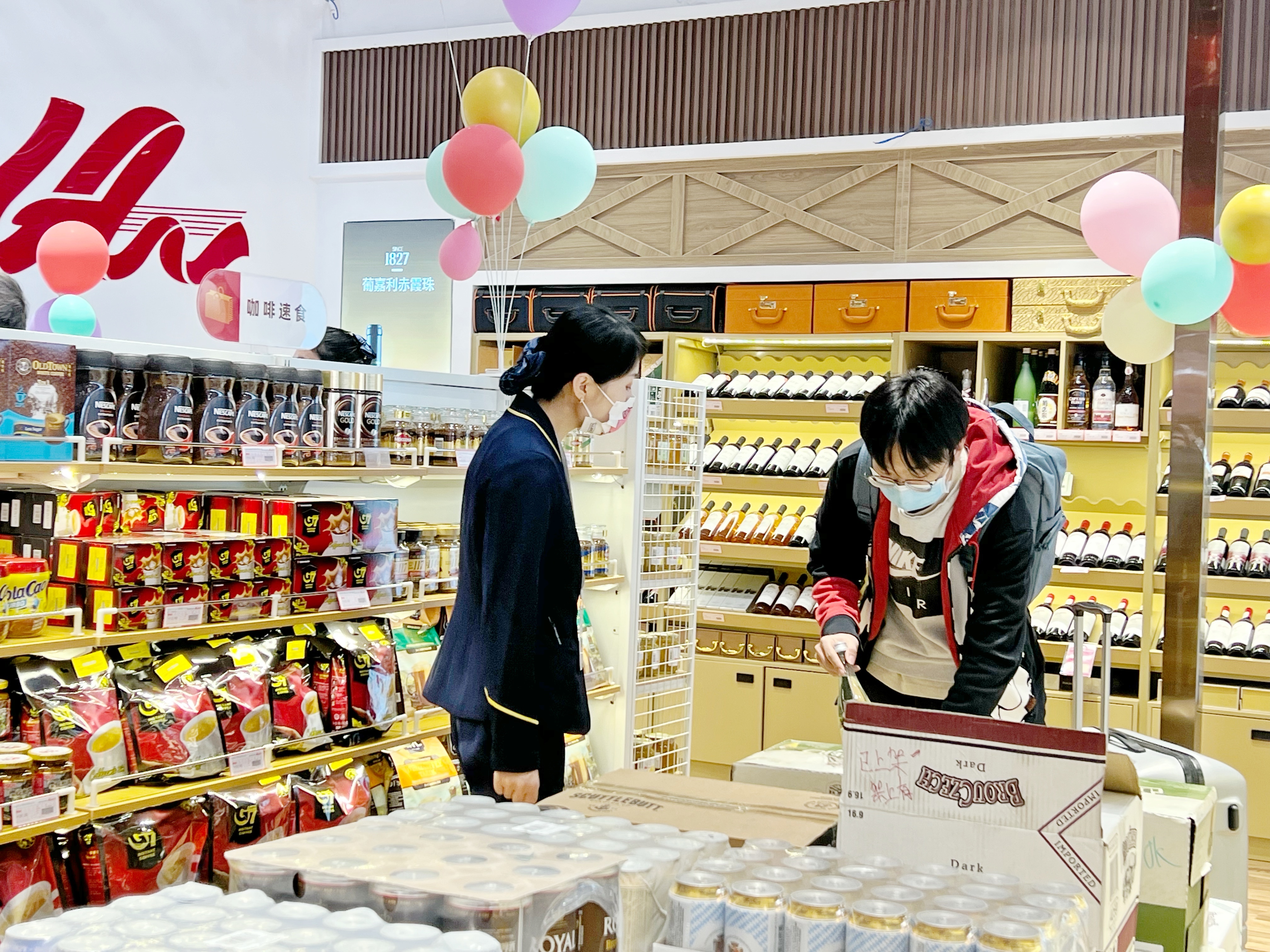 中欧班列进口商品超市新闻报道,中欧班列进口商品保税店正品吗