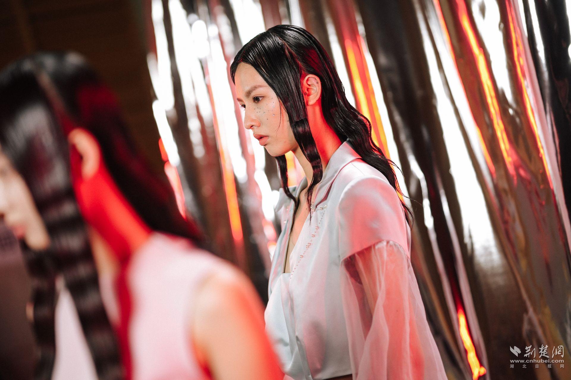 时尚潮流大秀开场视频,武汉时装周秀场直击