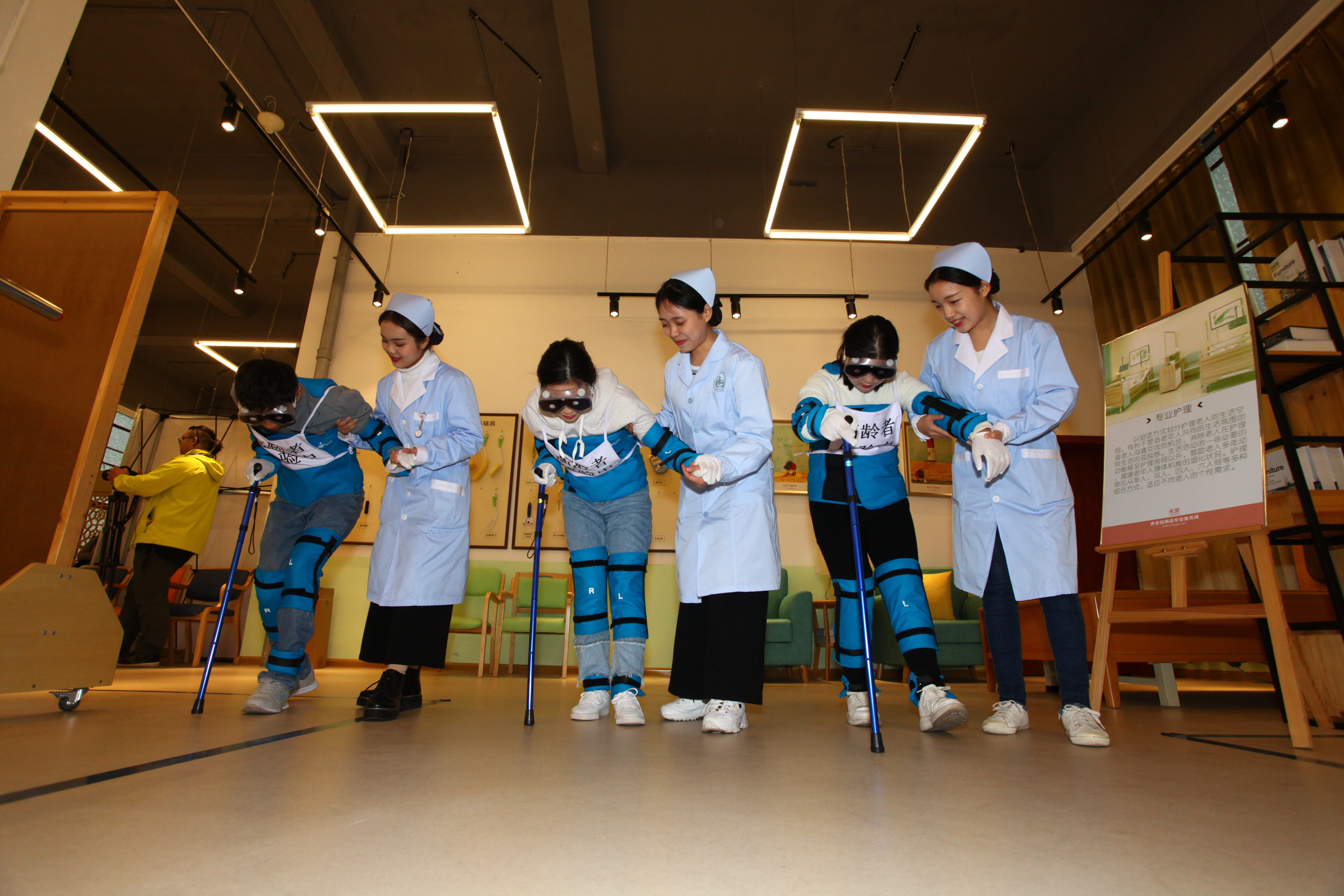 美好“职”通车|顾好人生的“头”和“尾”，长沙民政职院聚焦“一老一小”