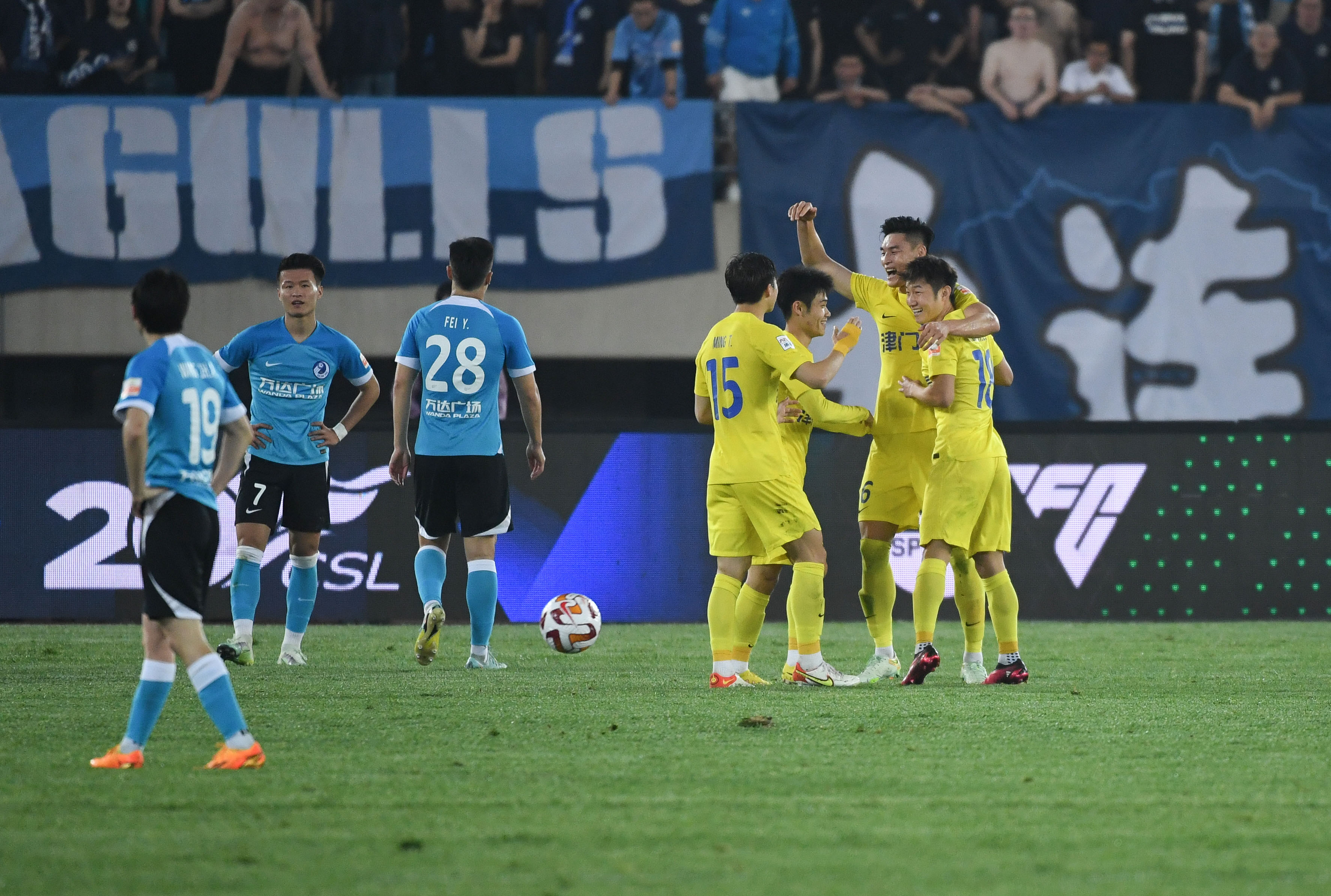 中超津门虎不敌山东泰山,中超大连人vs天津津门虎