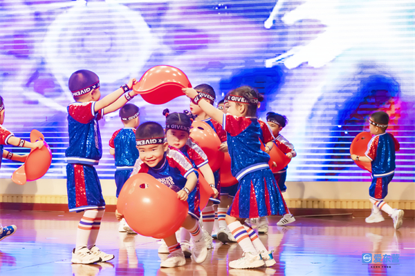 以美育人向美而行400字作文,以美育人向美而生回放