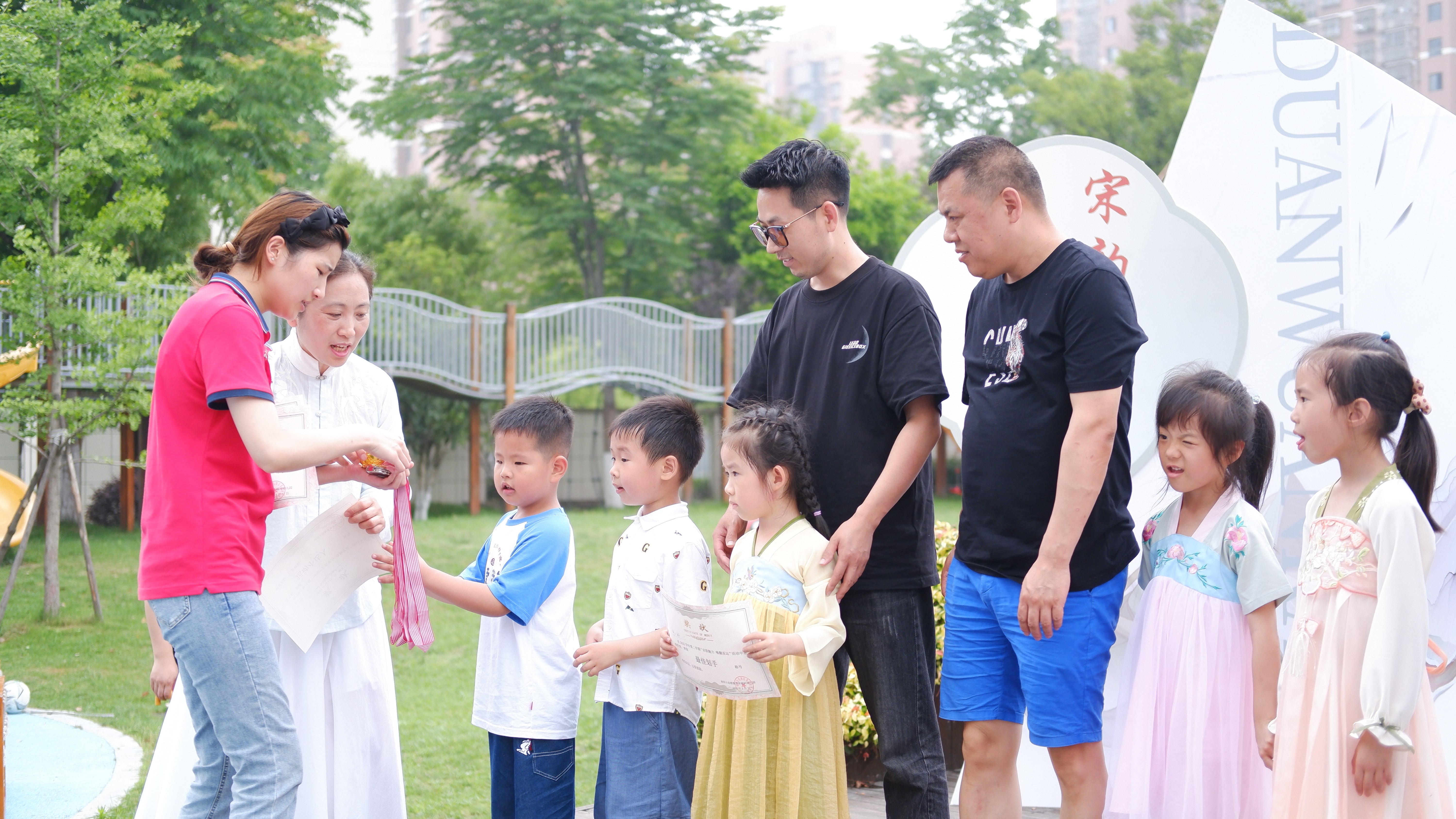 把运动馆搬进幼儿园,中国宋代汉服运动