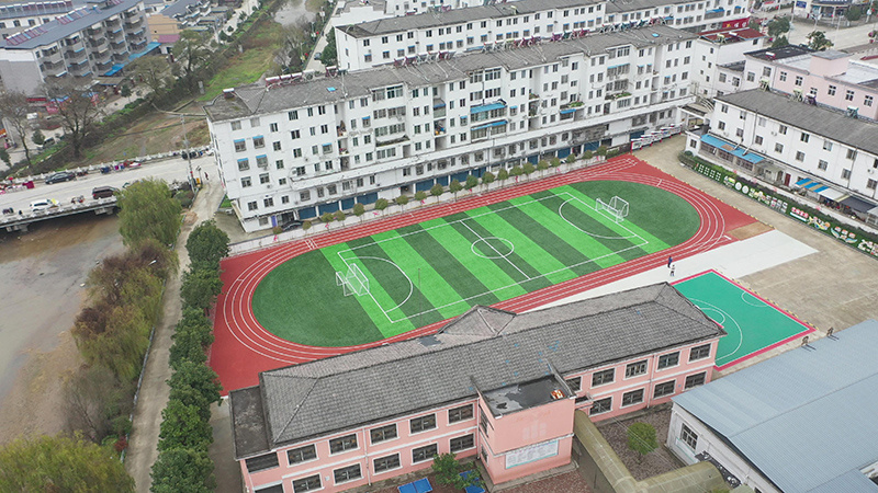 爱足球的孩子们,大山里爱足球的孩子们